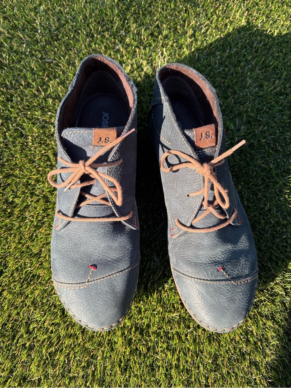 Josef Seibel Blue
Chukka Boots with Tan Laces